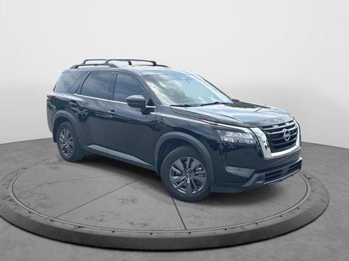 2023 Nissan Pathfinder SV