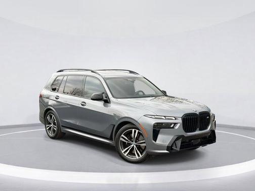 2025 BMW X7 M60i