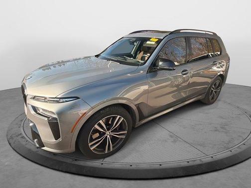 2025 BMW X7 M60i