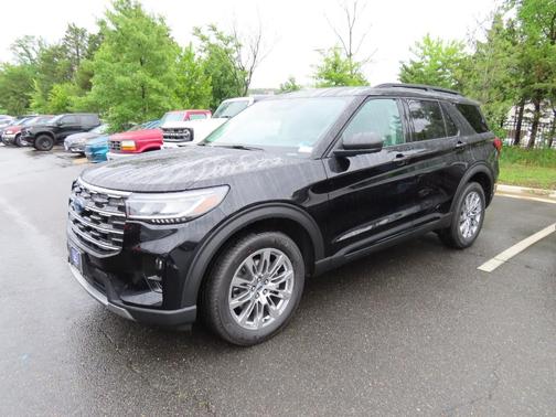 Agate Black Metallic 2026 Ford Explorer Active