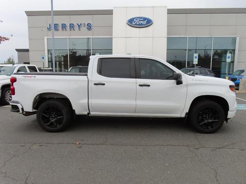 2022 Chevrolet Silverado 1500 Custom