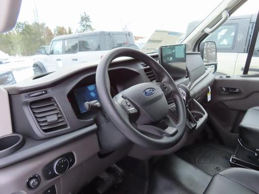 2026 Ford Transit-250 148 WB Medium Roof Cargo