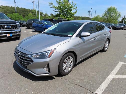2020 Hyundai ELANTRA SE