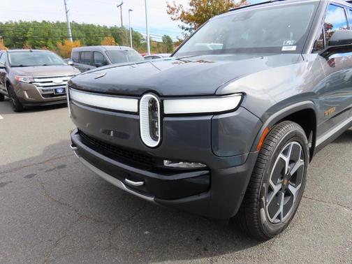 2023 Rivian R1S Adventure Quad Motor Large Pack