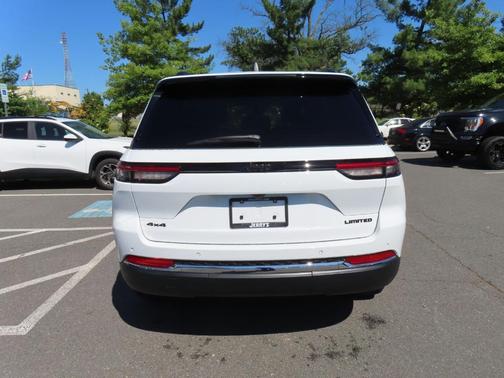 Bright White Clearcoat 2025 Jeep Grand Cherokee Limited