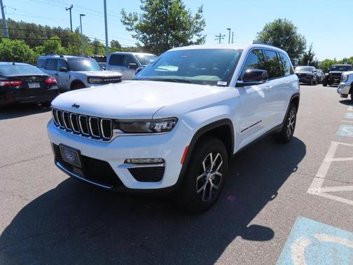 Bright White Clearcoat 2025 Jeep Grand Cherokee Limited