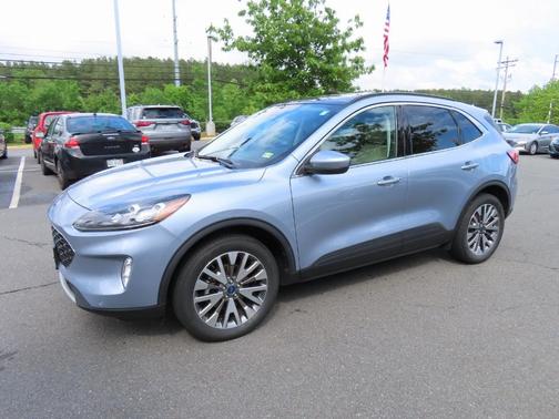 2022 Ford Escape Titanium