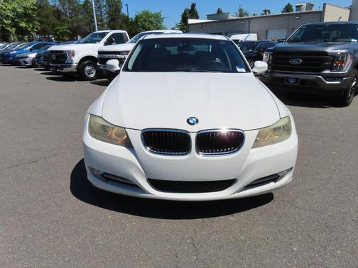Alpine White 2011 BMW 328 i