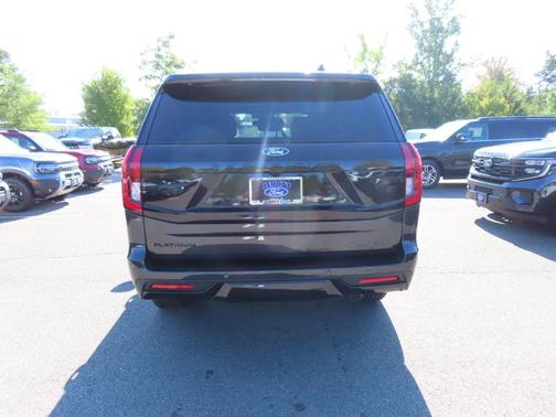 Dark Matter Gray Metallic 2027 Ford Expedition Platinum