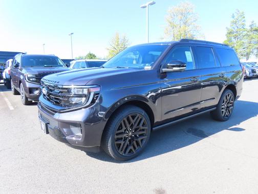 Dark Matter Gray Metallic 2027 Ford Expedition Platinum