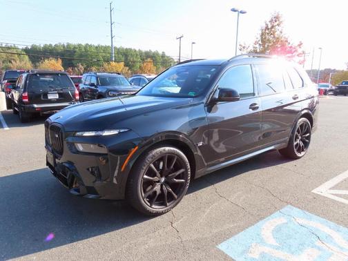 2024 BMW X7 M60i