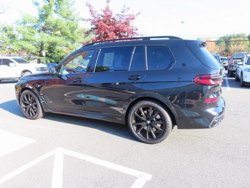 2024 BMW X7 M60i
