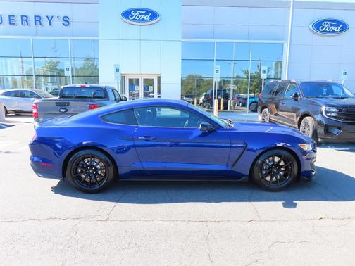 2016 Ford Shelby GT350 Base