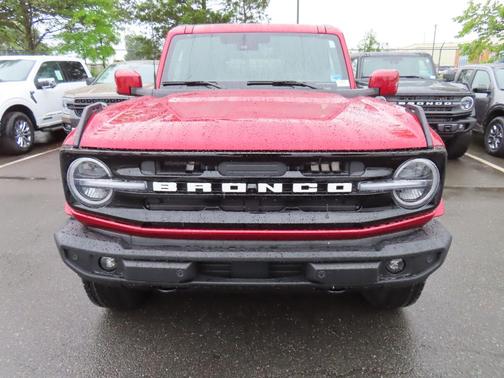 Ruby Red Metallic Tinted Clearcoat 2026 Ford Bronco Outer Banks