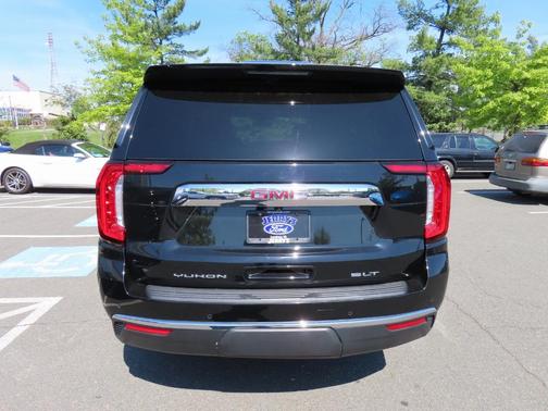 2022 GMC Yukon XL SLT