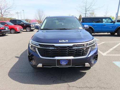 Dark Ocean Blue 2024 Kia Seltos EX