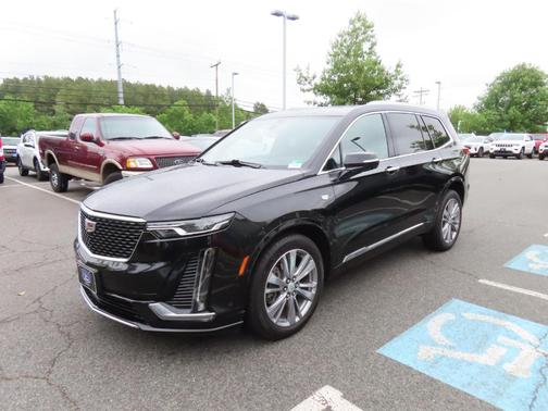 Stellar Black Metallic 2023 Cadillac XT6 Premium Luxury AWD