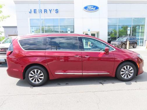 2020 Chrysler Pacifica Touring-L Plus