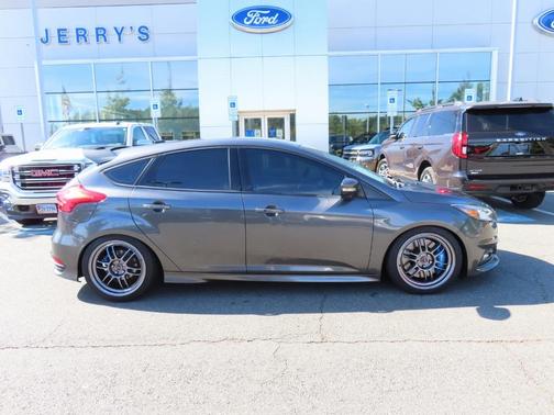 2018 Ford Focus ST Base