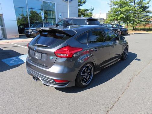 2018 Ford Focus ST Base