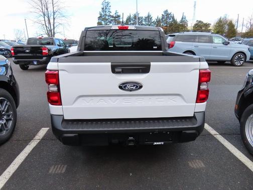 Oxford White 2026 Ford Maverick Lariat