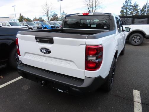 Oxford White 2026 Ford Maverick Lariat