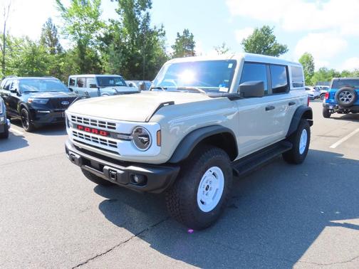 Desert Sand 2026 Ford Bronco Heritage Edition