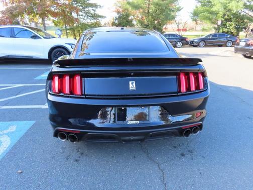 2017 Ford Shelby GT350 Base