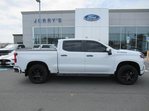 Photo 4 of 38 of 2021 Chevrolet Silverado 1500 RST