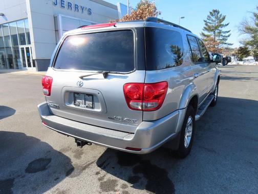 2005 Toyota Sequoia SR5