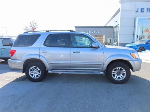 2005 Toyota Sequoia SR5