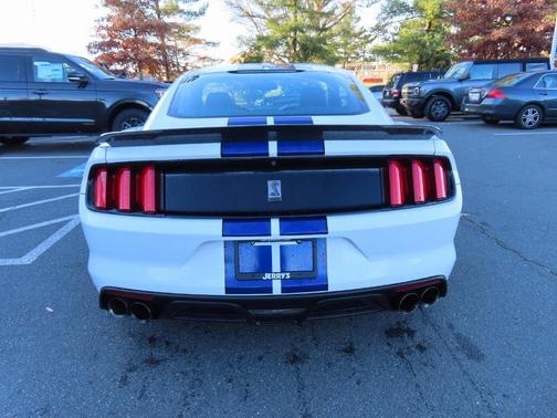 2016 Ford Shelby GT350 Base