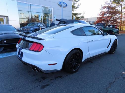 2016 Ford Shelby GT350 Base