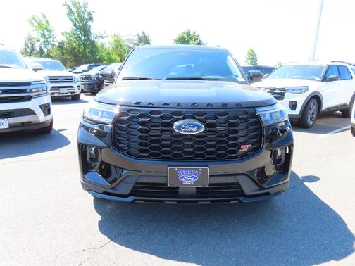 Agate Black Metallic 2026 Ford Explorer ST