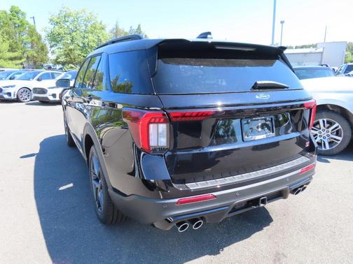 Agate Black Metallic 2026 Ford Explorer ST