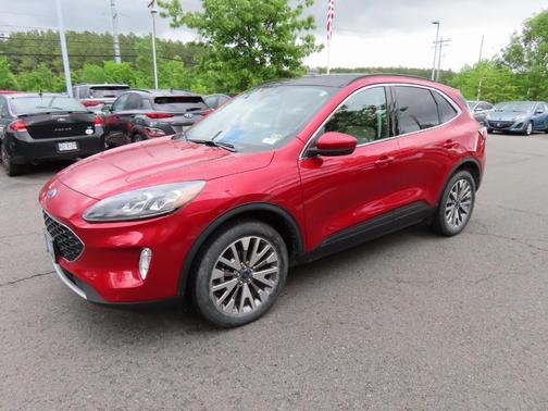 2022 Ford Escape Titanium