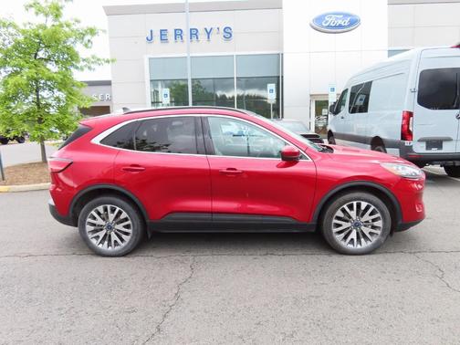 2022 Ford Escape Titanium
