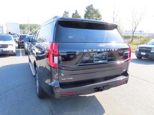 Dark Matter Gray Metallic 2026 Ford Expedition Max Active