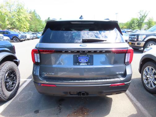 Carbonized Gray Metallic 2026 Ford Explorer Active