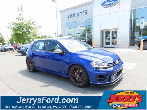 2017 Volkswagen Golf R 4-Door