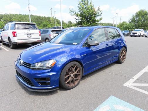 2017 Volkswagen Golf R 4-Door