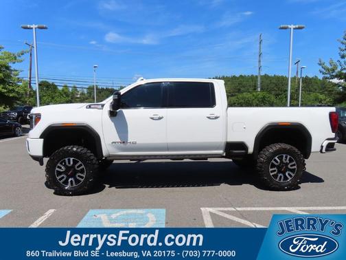 Summit White 2023 GMC Sierra 2500 AT4