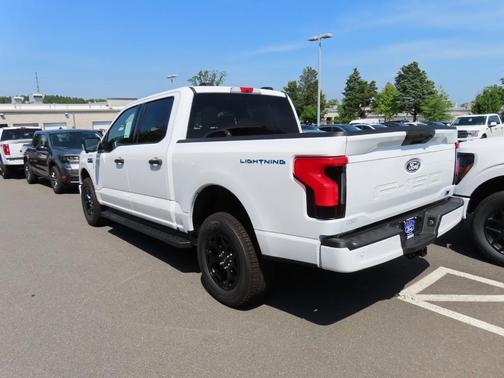 2025 Ford F-150 Lightning XLT