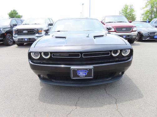 Pitch Black Clearcoat 2018 Dodge Challenger GT