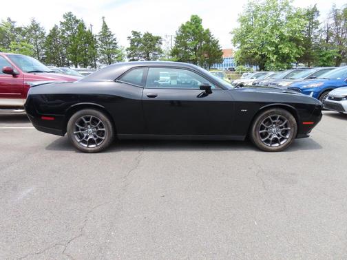 Pitch Black Clearcoat 2018 Dodge Challenger GT