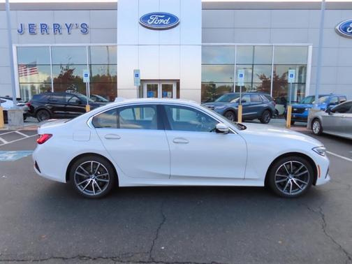 2022 BMW 330 i xDrive