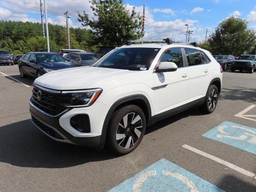 2024 Volkswagen Atlas Cross Sport 2.0T SE w/Technology