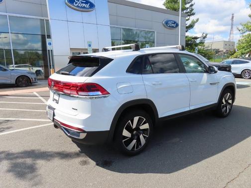 2024 Volkswagen Atlas Cross Sport 2.0T SE w/Technology