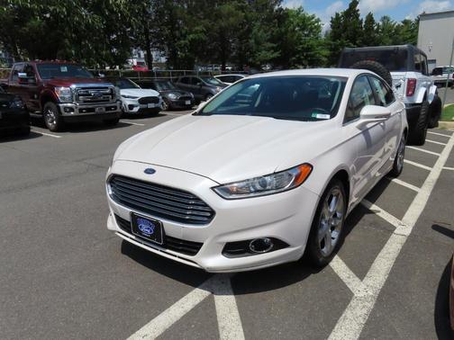 2014 Ford Fusion SE