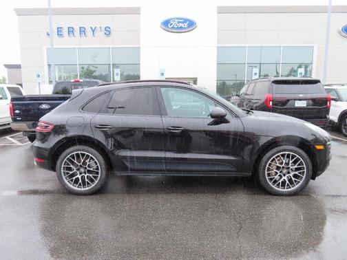 2017 Porsche Macan S